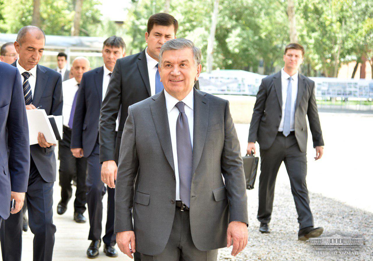 Shavkat Mirziyoyev visits apartments built for Uzbekistan’s literature figures