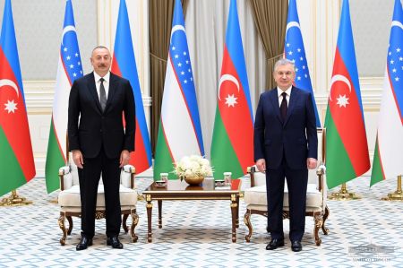 Uzbekistan and Azerbaijan Presidents Hold a Face-to-Face Meeting