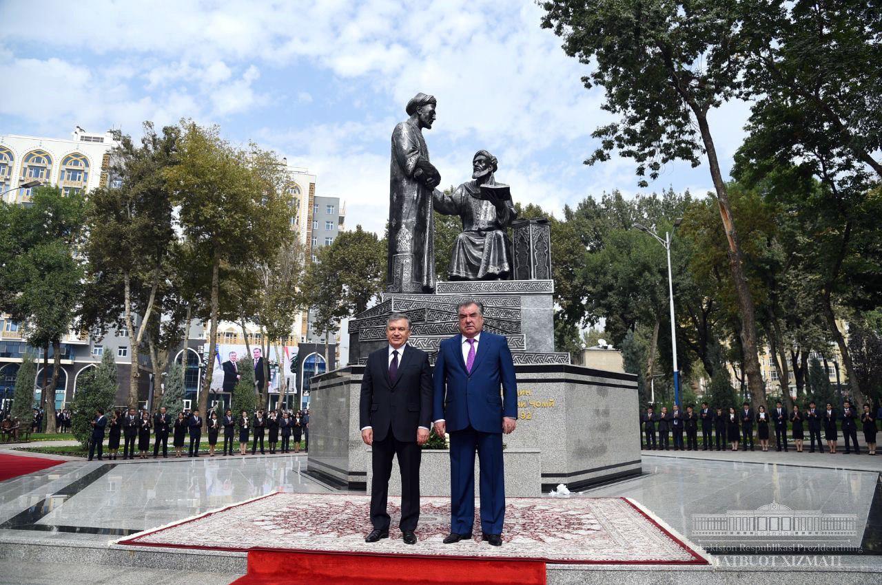 В Душанбе открыты памятники Алишеру Навои и Абдурахману Джами