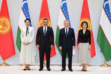 Состоялась торжественная церемония встречи Президента Кыргызстана