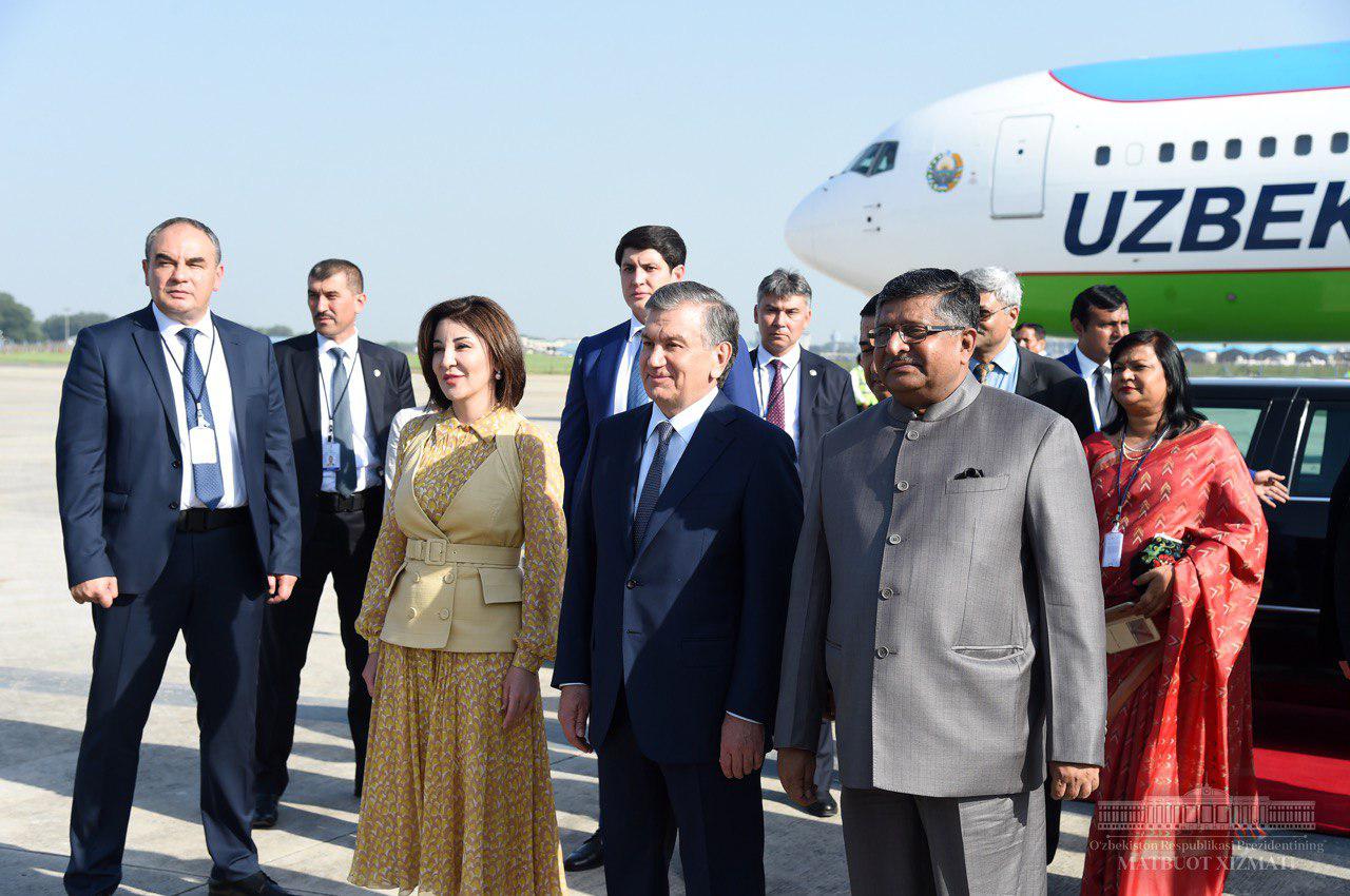 Shavkat Mirziyoyev arrives in New Delhi