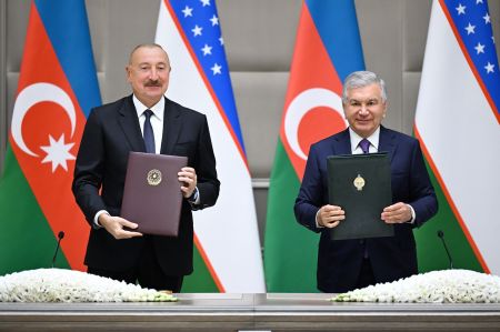 Президенты Узбекистана и Азербайджана подписали исторический Договор о вечной дружбе
