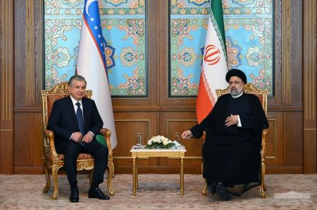 President of Uzbekistan Discusses with the President of Iran Ways to Boost Cooperation
