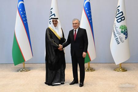 Президент Узбекистана отметил важность совместной реализации новой Программы партнерства с ИБР