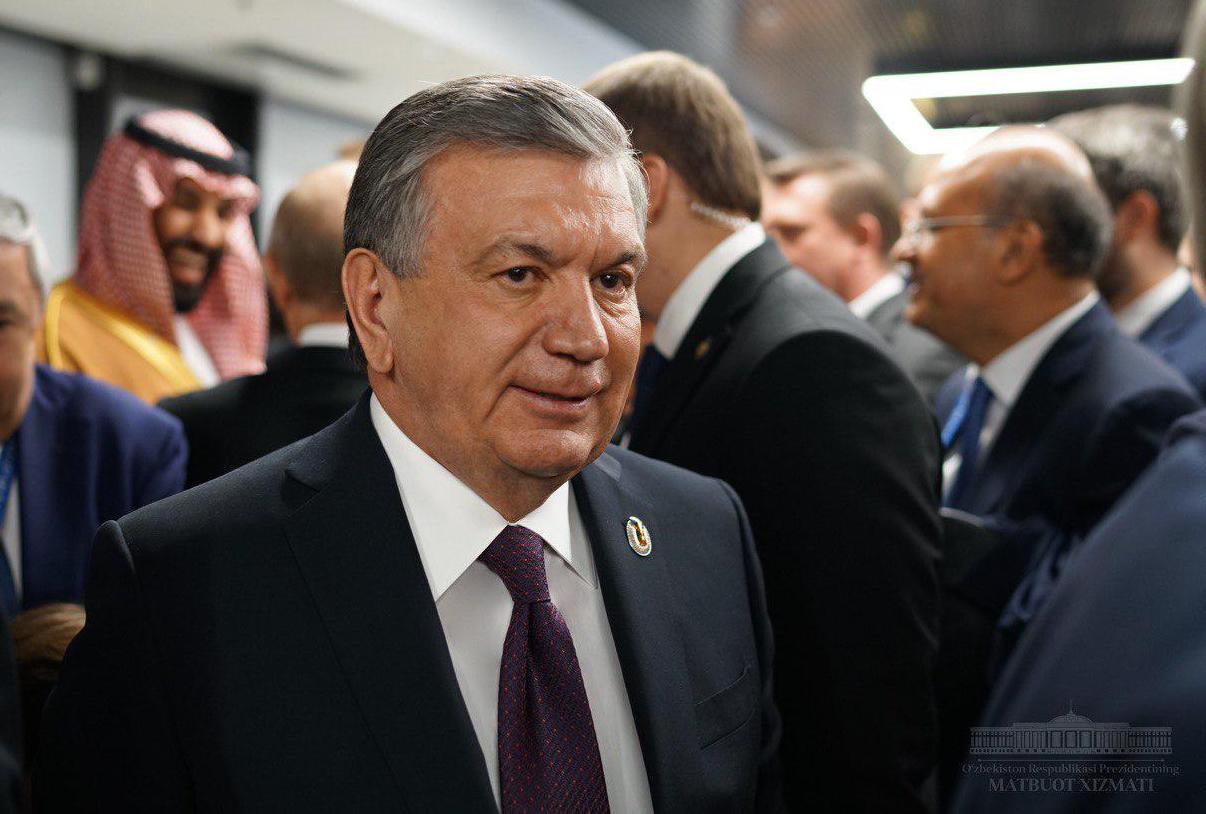 Президент Узбекистана принял участие в церемонии открытия чемпионата мира по футболу