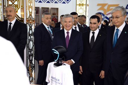 Президент Узбекистана посетил Фестиваль национальных блюд стран СНГ