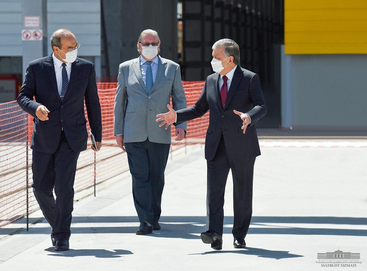 Shavkat Mirziyoyev visits a modern building materials enterprise