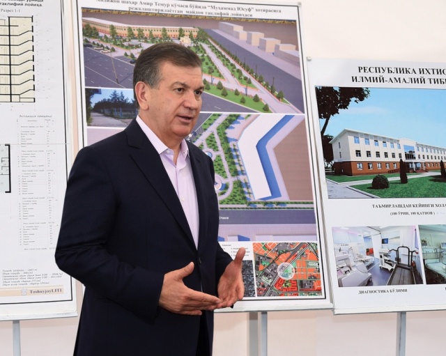 Shavkat Mirziyoyev Andijon shahrida bunyod etilayotgan ko‘p qavatli uylar qurilish uchastkasida bo‘ldi