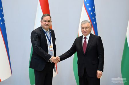 Uzbek President Emphasizes the Importance of Intensifying Mutually Beneficial Cooperation with Hungary