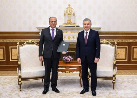 President of Uzbekistan Receives  the Ambassador of Tajikistan           