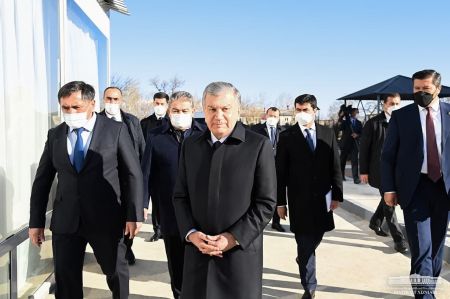 President Gets Acquainted with Creative Work in Chirchik