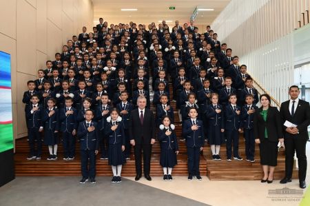 Shavkat Mirziyoyev Visits a Presidential School in Karshi