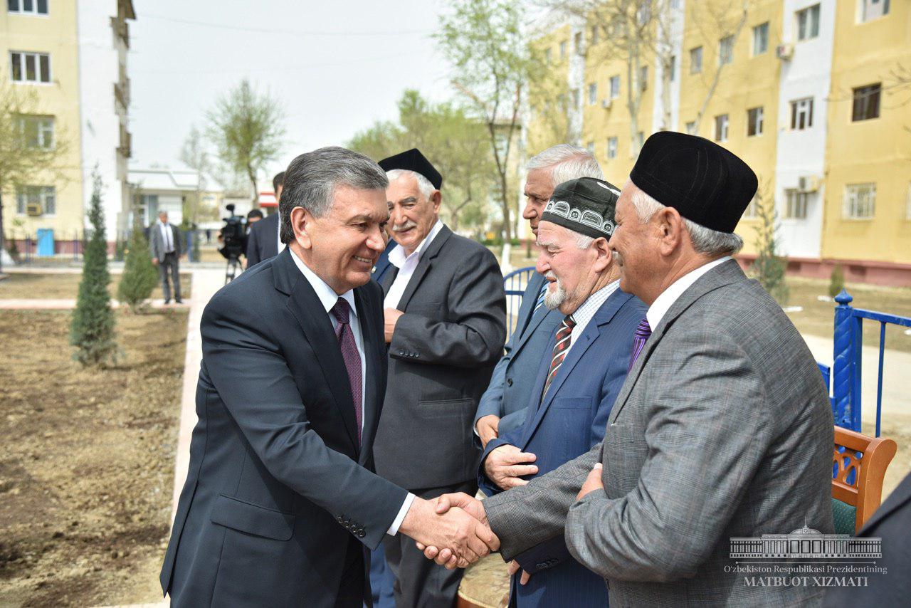 Shavkat Mirziyoyev: rahbarlar pastda yurishi, xalqqa xizmat qilishi kerak