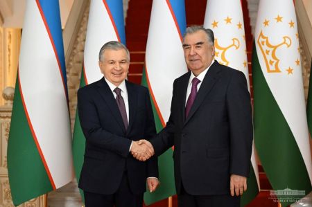 Лидеры Узбекистана и Таджикистана обсудили актуальные вопросы двусторонней повестки