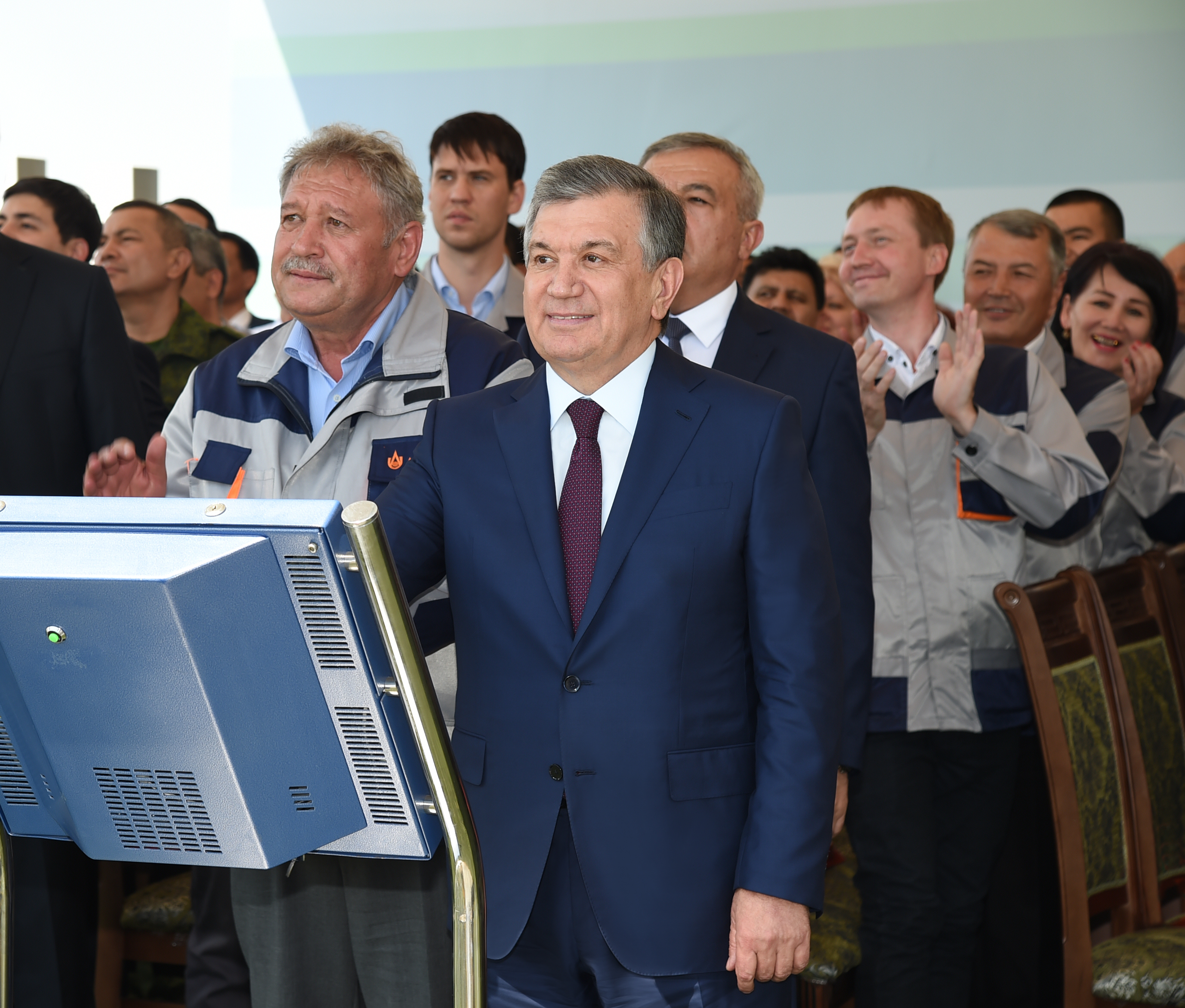 Shavkat Mirziyoyev Olmaliq kon-metallurgiya kombinatining ikkinchi bosqichi ochilishida ishtirok etdi