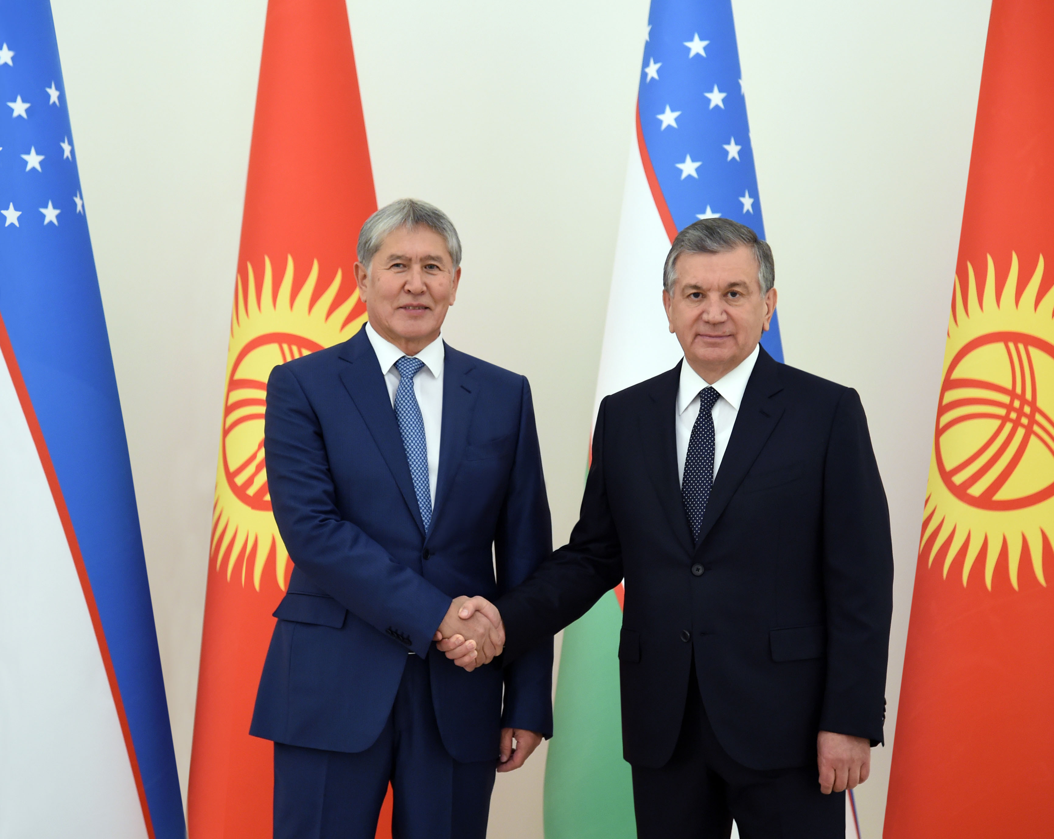 Meeting of the Presidents of Uzbekistan and Kyrgyzstan in a narrow format has started