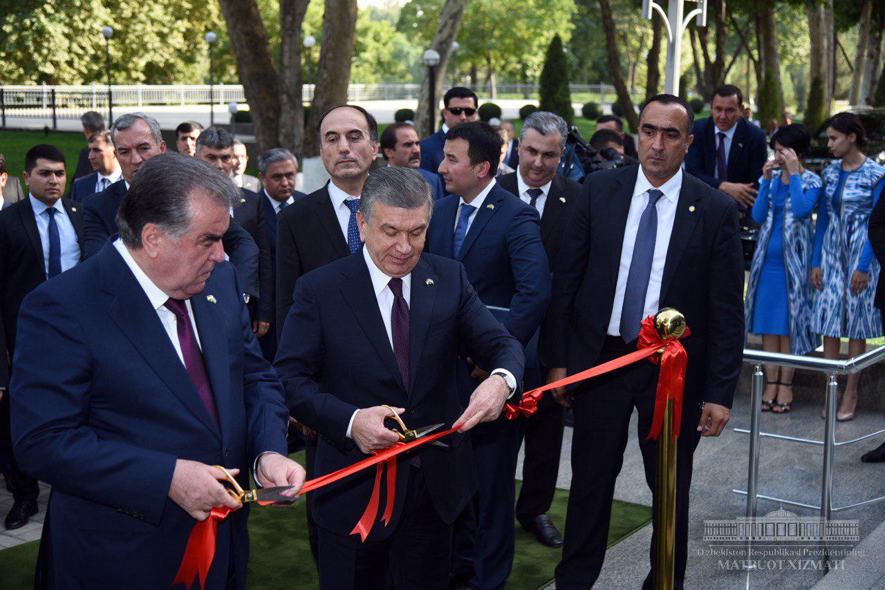 Presidents got acquainted with the exhibition of industrial products of Tajikistan