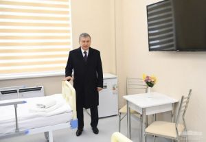 The President inspects construction of multidisciplinary medical center building