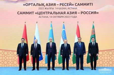 Президент Республики Узбекистан принял участие во встрече лидеров Центральной Азии и России