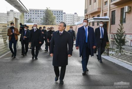 Президент побеседовал с новоселами