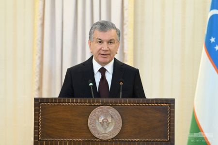 President of Uzbekistan and Prime Minister of Pakistan Hold a Media Briefing