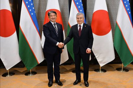 The President of the Republic of Uzbekistan holds a meeting with the Mayor of Nara City