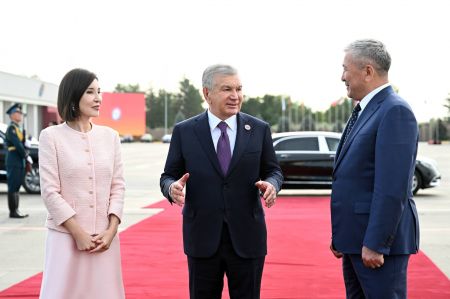 President Shavkat Mirziyoyev concludes working visit to Kyrgyzstan