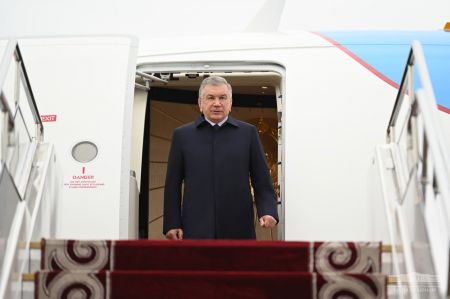 President of Uzbekistan Arrives in Kyrgyzstan