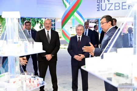 Азербайджанские гости ознакомились с продукцией Узбекистана