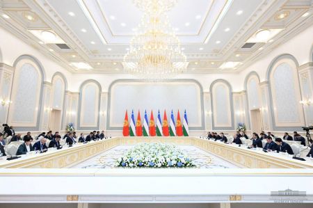 Главы государств определили приоритеты дальнейшего развития узбекско-кыргызского сотрудничества