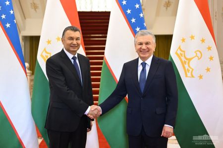 Президент Узбекистана принял Премьер-министра Таджикистана