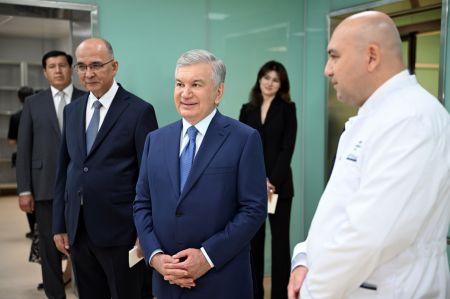 Prezidentimiz Sergelidagi zamonaviy tibbiyot markazini koʻzdan kechirdi