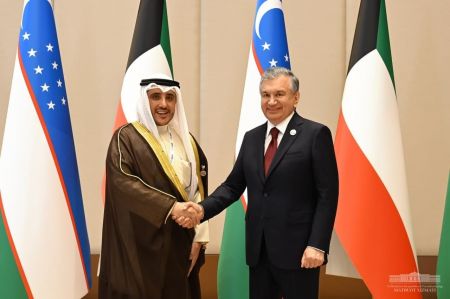 President Receives the Kuwaiti Foreign Minister
