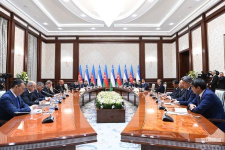 Uzbekistan and Azerbaijan Delegation-Level Talks Take Place