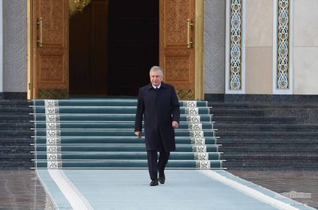 Президент Узбекистана отбыл в ОАЭ