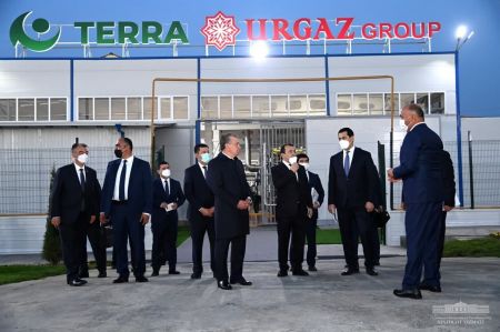 President Shavkat Mirziyoyev Gets Acquainted with Industrial Enterprises at FEZ «Urgut»